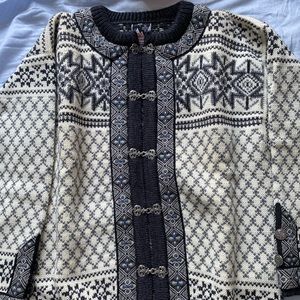Dale of Norway vintage sweater